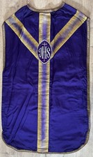 violette römische Casel