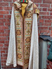 reich besticktes kostbares